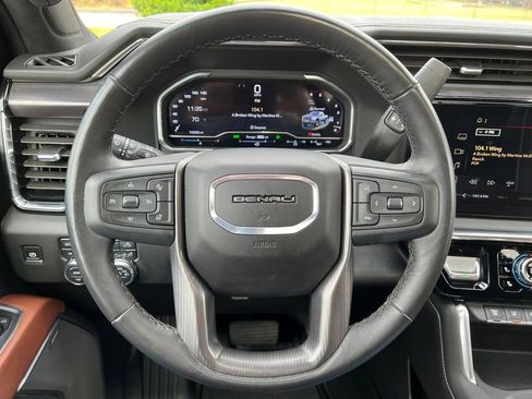 Used 2025 GMC Sierra 2500 Denali Ultimate image 19