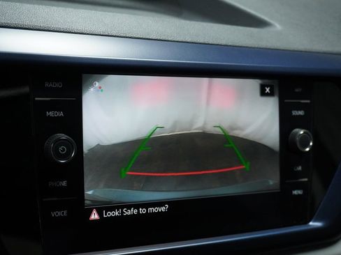 Used 2022 Volkswagen Taos SE w/ Panoramic Sunroof Package image 24