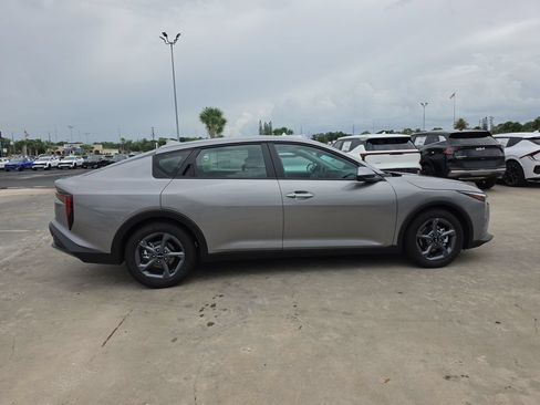 New 2026 Kia K4 FWD image 9