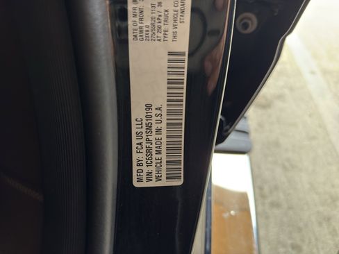 Used 2025 RAM 1500 Laramie AWD/4WD image 32