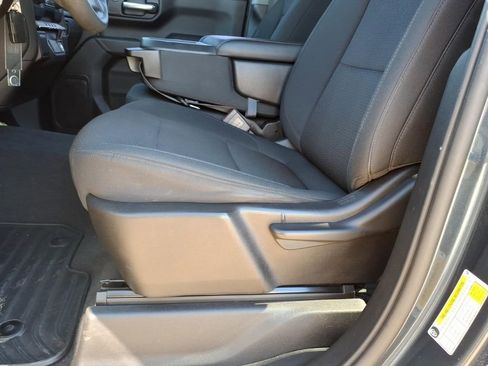 Used 2020 Chevrolet Silverado 1500 Custom w/ Custom Value Package AWD/4WD image 19
