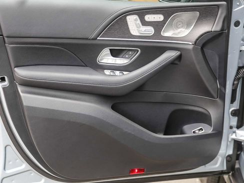 Certified 2025 Mercedes-Benz GLS 450 4MATIC image 19