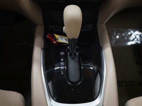 Used 2015 Nissan Rogue SV AWD/4WD image 18