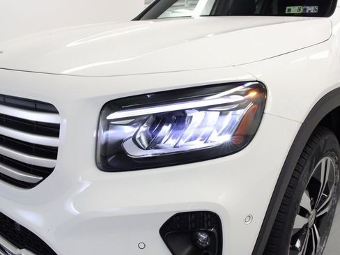 Certified 2025 Mercedes-Benz GLB 250 4MATIC image 9