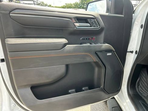 Used 2024 GMC Sierra 1500 AT4 w/ Technology Package AWD/4WD image 11
