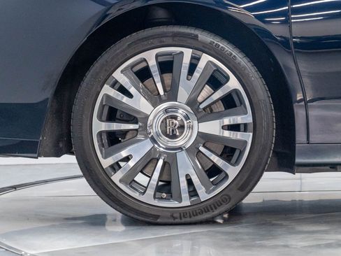 Used 2018 Rolls-Royce Ghost RWD image 38