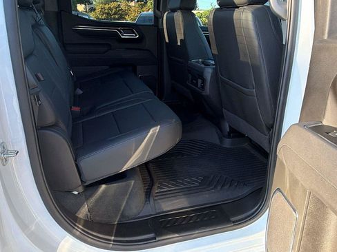 Used 2026 Chevrolet Silverado 1500 LT Trail Boss w/ LT Trail Boss Premium Package AWD/4WD image 19