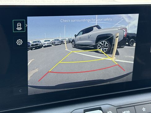 Used 2025 Kia K4 FWD image 25
