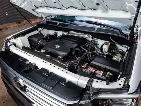 Used 2020 Toyota Tundra Limited w/ Limited Premium Package image 40