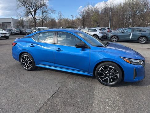 Used 2025 Nissan Sentra SR image 19