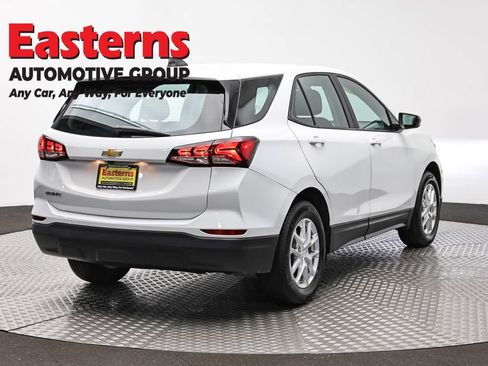 Used 2022 Chevrolet Equinox LS FWD image 5