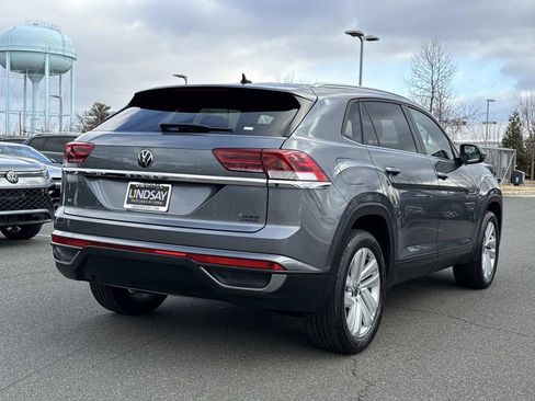 Used 2023 Volkswagen Atlas Cross Sport SE image 2