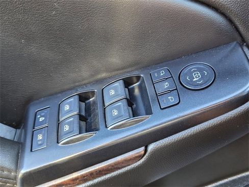 Used 2017 GMC Yukon SLT w/ Open Road Package image 19