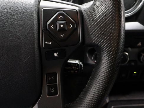 Used 2020 Toyota Tacoma TRD Off-Road w/ Technology Package image 29