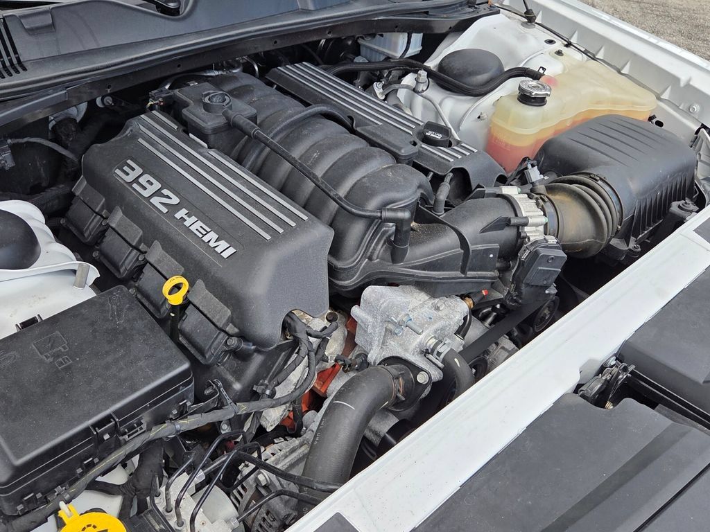Used 2018 Dodge Challenger SRT RWD image 9