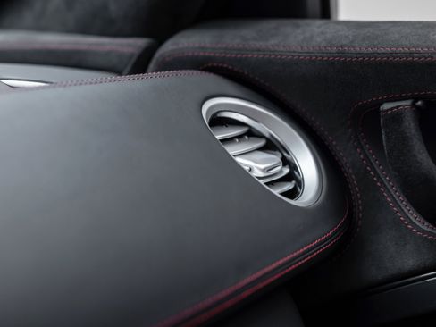 Used 2009 Mercedes-Benz SLR image 29