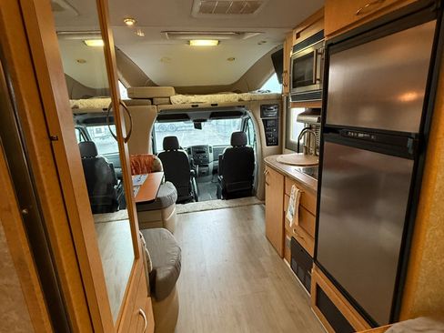 Used 2008 Dodge Sprinter 3500 image 16