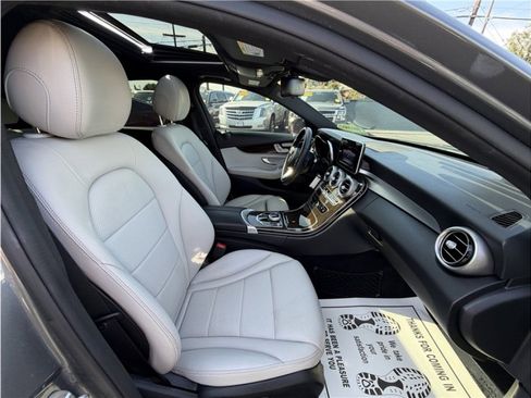 Used 2018 Mercedes-Benz C 300 Sedan w/ Premium Package image 33