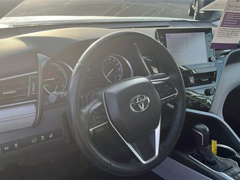 Certified 2022 Toyota Camry XLE image 10