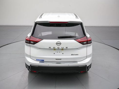 Used 2024 Nissan Rogue SV AWD/4WD image 5