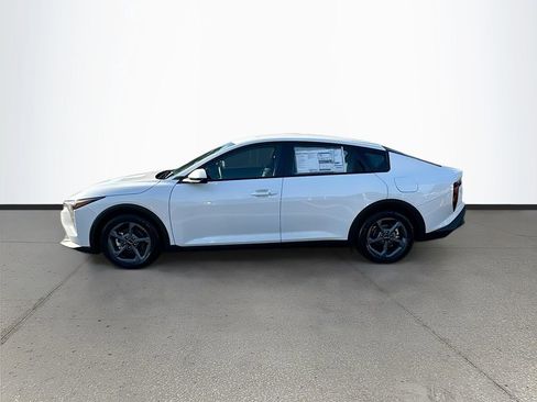 New 2025 Kia K4 LXS image 4