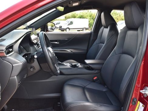 Used 2024 Toyota Venza XLE AWD/4WD image 28