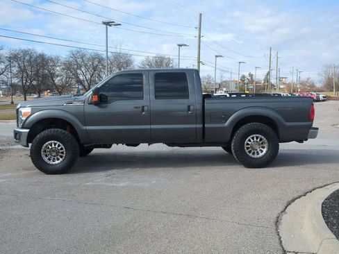 Used 2015 Ford F250 Lariat w/ Lariat Ultimate Package image 5