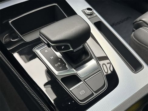 Certified 2025 Audi Q5 2.0T Premium Plus w/ Premium Plus Package image 20