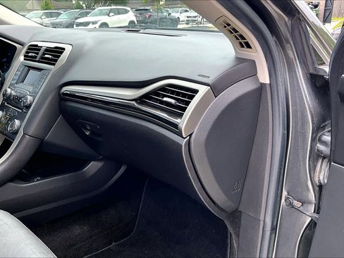 Used 2015 Ford Fusion SE w/ Equipment Group 202A image 16
