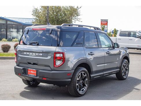 Used 2024 Ford Bronco Sport Outer Banks w/ Tech Package AWD/4WD image 8