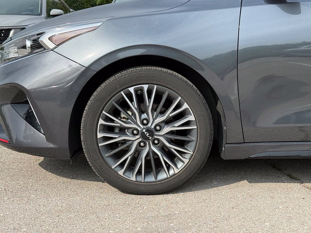 Used 2024 Kia Forte GT-Line w/ GT-Line Premium Package FWD image 5