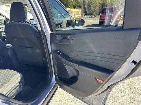 Used 2022 Ford Escape SE image 16