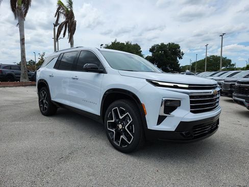 New 2026 Chevrolet Traverse High Country AWD/4WD image 2