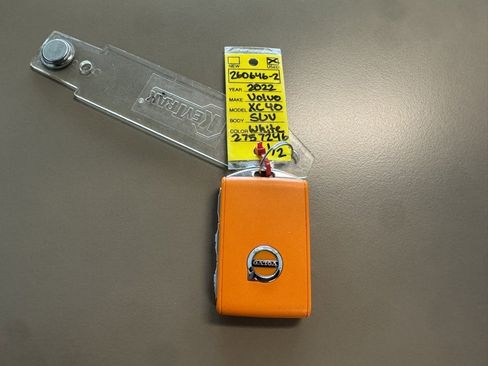 Used 2022 Volvo XC40 T5 R-Design w/ Advanced Package image 39