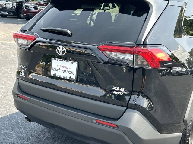 Used 2025 Toyota RAV4 XLE AWD/4WD image 11
