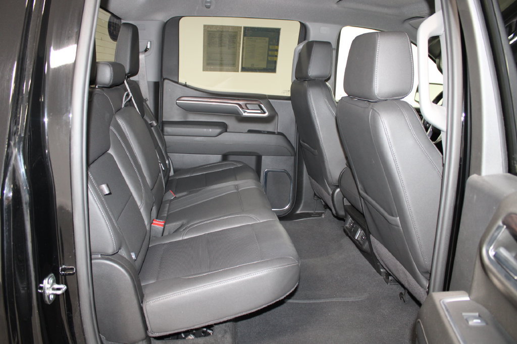 Used 2024 GMC Sierra 1500 SLT AWD/4WD image 34