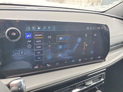 New 2026 Chevrolet Traverse LT image 17