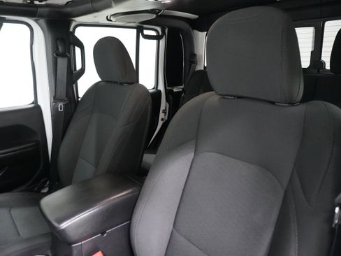 Used 2020 Jeep Gladiator Sport image 11