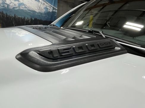 Used 2025 RAM 1500 Laramie w/ Night Edition image 9