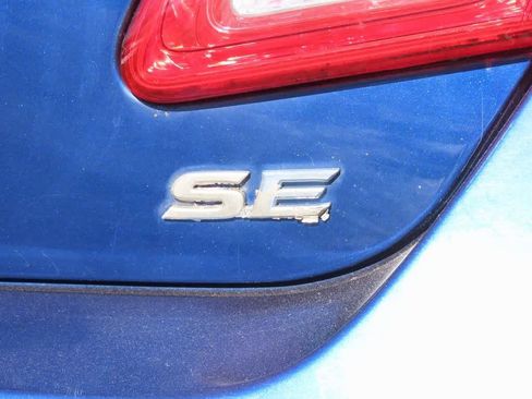 Used 2010 Toyota Camry LE image 8