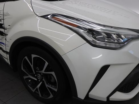 Used 2020 Toyota C-HR XLE FWD image 23