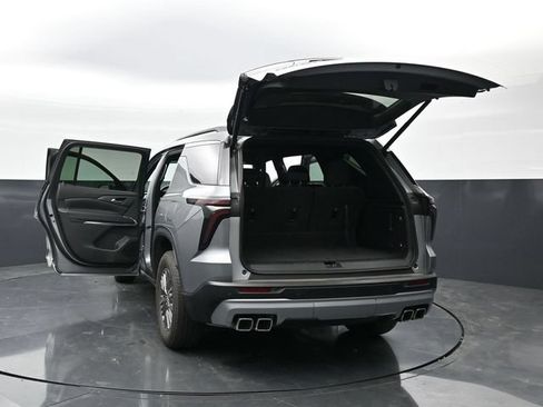 Used 2024 Chevrolet Traverse LT FWD image 43