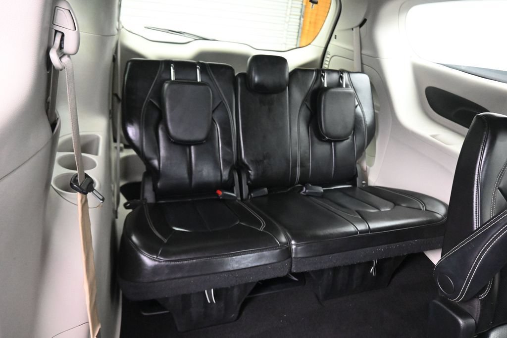 Used 2024 Chrysler Pacifica Touring-L FWD image 49