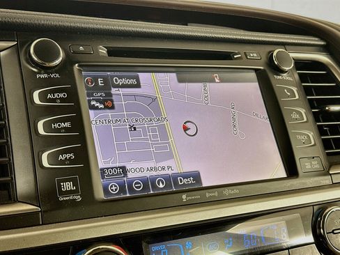 Used 2017 Toyota Highlander Limited Platinum AWD/4WD image 22