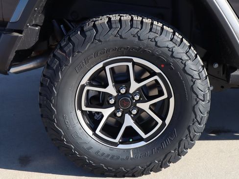 New 2026 Jeep Wrangler Unlimited Rubicon image 18