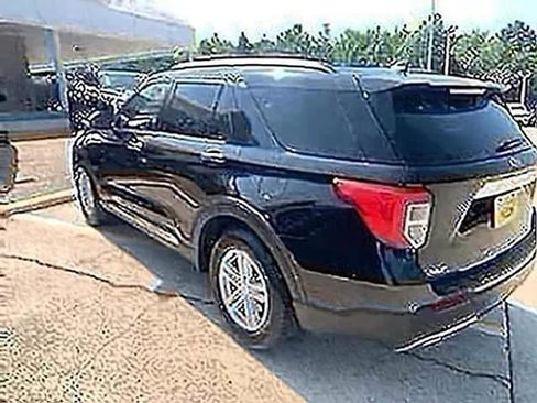Used 2024 Ford Explorer XLT w/ Equipment Group 202A RWD image 1