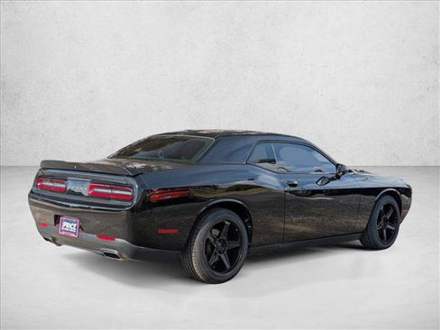 Used 2018 Dodge Challenger SXT w/ Super Sport Group (SS/T) image 5