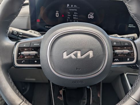 Certified 2026 Kia Carnival FWD image 24