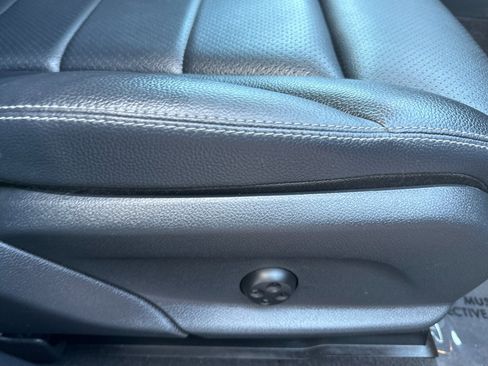 Used 2022 Mercedes-Benz GLC 300 4MATIC image 23