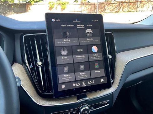 Used 2026 Volvo XC60 T8 Plus w/ Climate Package image 38